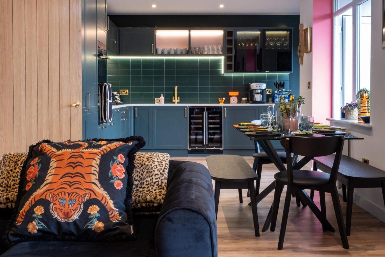 Ultimate Glam, Vintage Central Pad. Cool 70S Bar. Борнмут Экстерьер фото