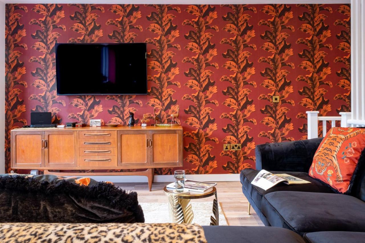 Ultimate Glam, Vintage Central Pad. Cool 70S Bar. Борнмут Экстерьер фото